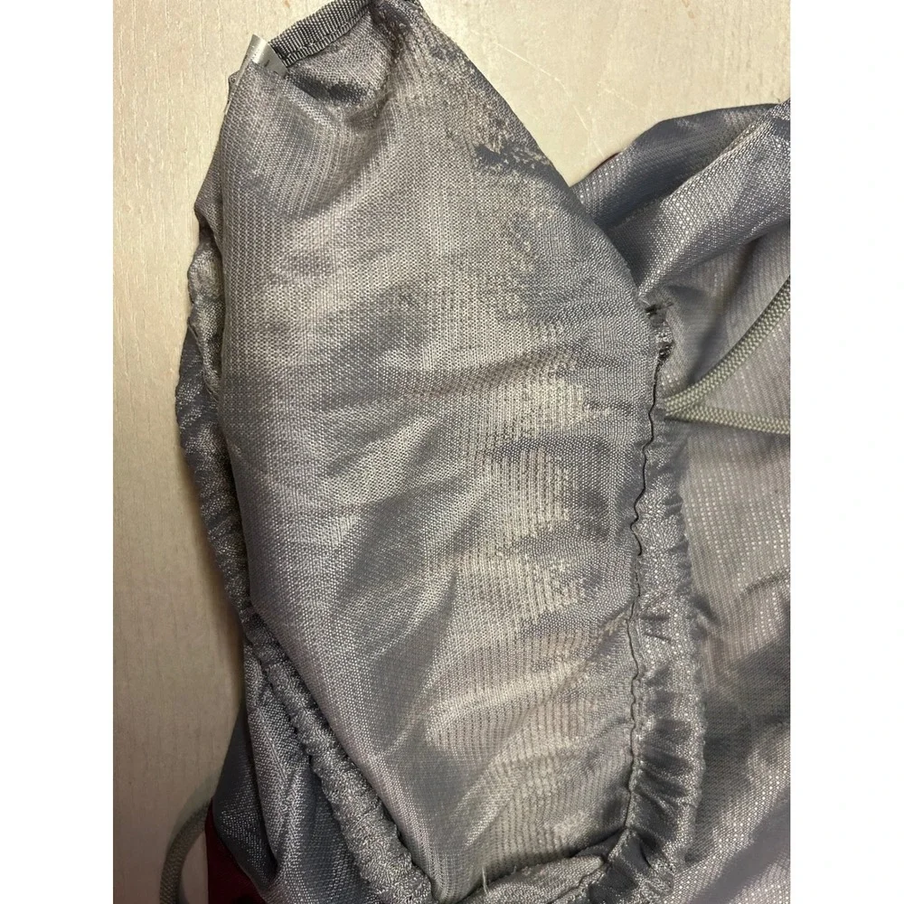 Under Armour‎ Sackpack Drawstring Backpack Gym Bag Maroon Grey UA Logo Front Zip